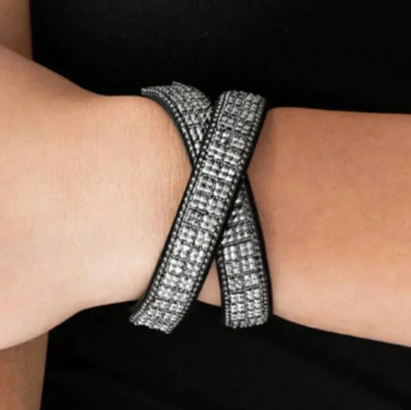 NWT Hematite Rhinestones Silver Black Suede Urban Wrap Snap Unisex Brace… - Picture 1 of 1